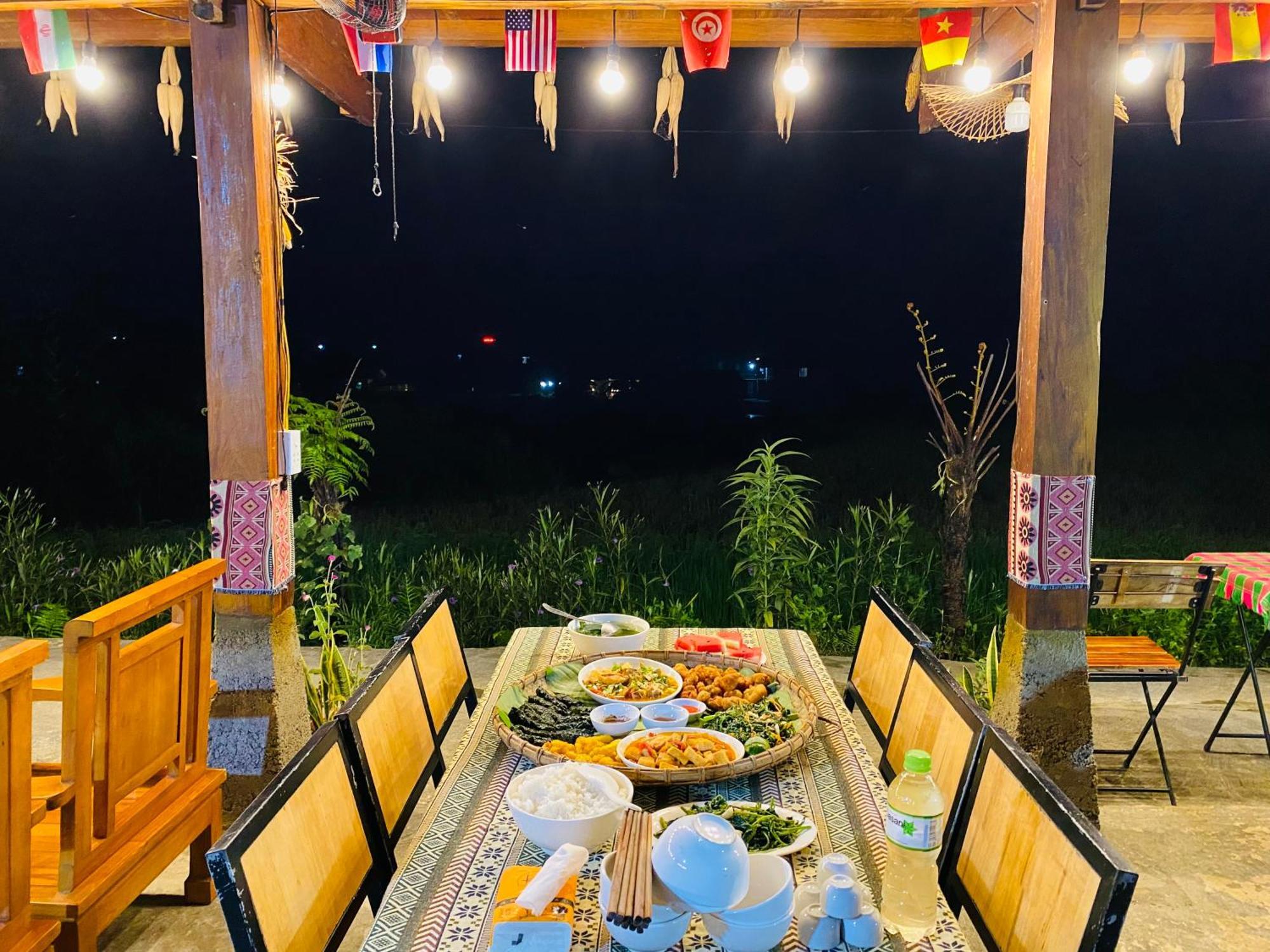 Du Gia Field View Homestay Làng Cac Exterior foto