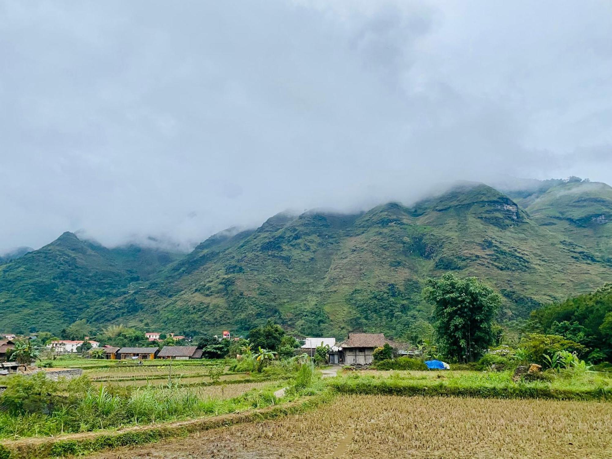 Du Gia Field View Homestay Làng Cac Exterior foto