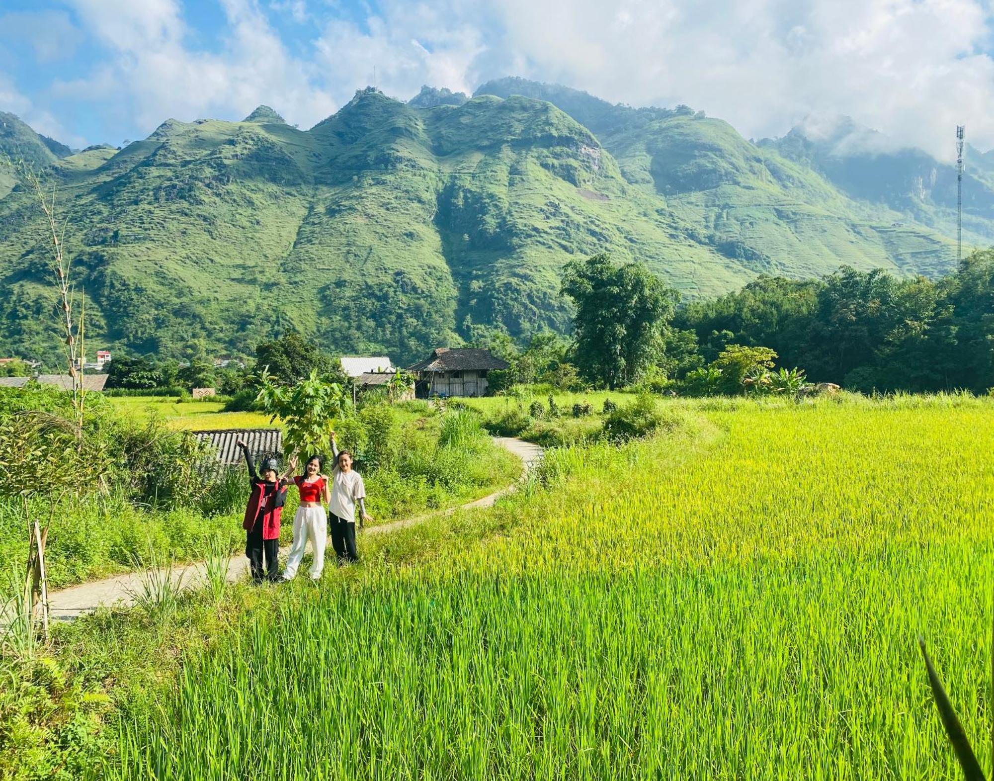 Du Gia Field View Homestay Làng Cac Exterior foto